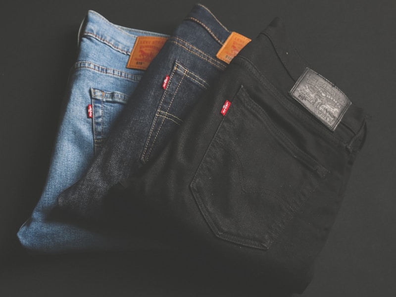 Celana Jeans Slim Fit